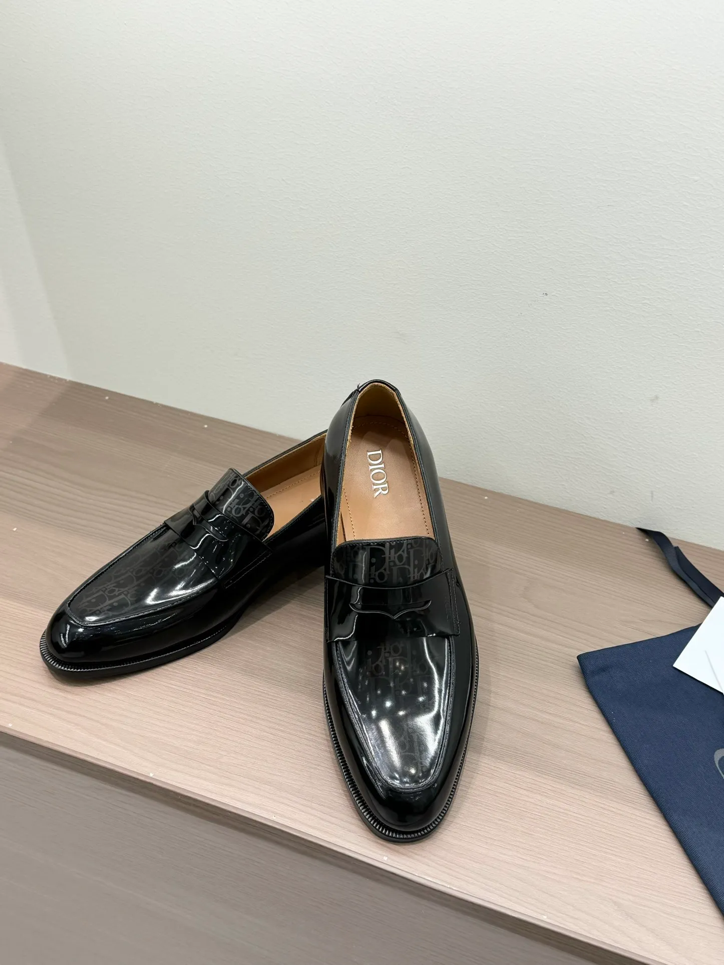 940💰 Dior high-end men's boutique casual leather shoes, imported cowhide upper, water-dyed cowhide lining, imported genuine leather outsole, perfect details, standard code 39-44 (38.45.46 customized, non-returnable and non-exchangeable),